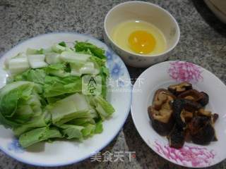 香菇鸡蛋炒五号菜的做法步骤：1