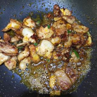 盐煎肉的做法步骤：3