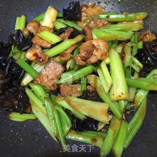 盐煎肉的做法步骤：4