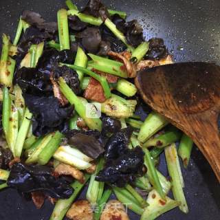 盐煎肉的做法步骤：5