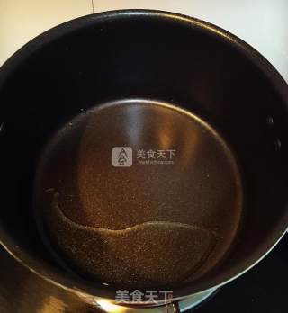 玉米南瓜土豆杂烩鲜蔬汤的做法步骤：2