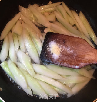 黄瓜炒鸡蛋的做法步骤：7