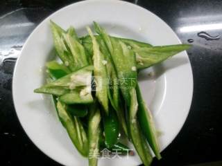 辣椒蕃茄煮青瓜的做法步骤：1