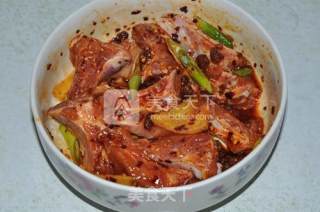 老干妈酱香排骨的做法步骤：4