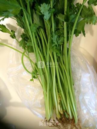 鲍鱼芹菜粥的做法步骤：3