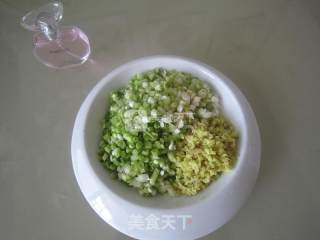 电饼铛做“水煎包”的做法步骤：2