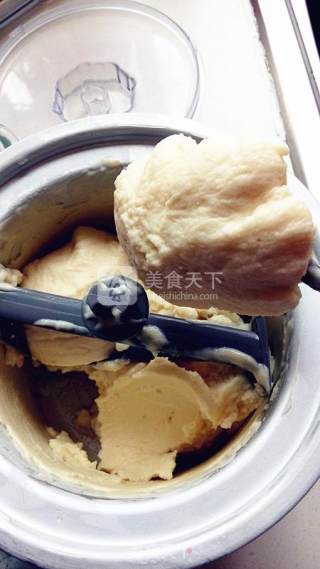 榴莲酸奶冰激凌的做法步骤：7
