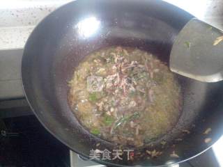 蒜薹炒肉+鸡蛋的做法步骤：4