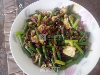 蒜薹炒肉+鸡蛋的做法步骤：11