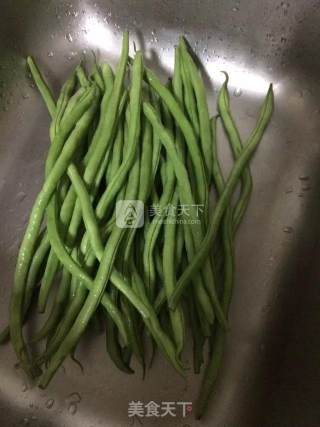 五花肉煸炒无筋豆的做法步骤：1