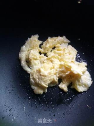 素~鸡蛋炒熟蒜苔的做法步骤：4