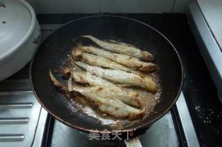 糖醋辣酱凤尾鱼的做法步骤：5