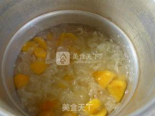 黄桃银耳的做法步骤：6