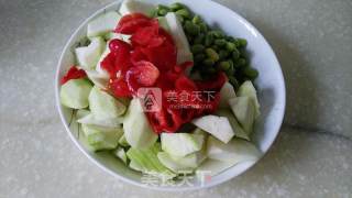 丝瓜毛豆---快手素炒也美味的做法步骤：2