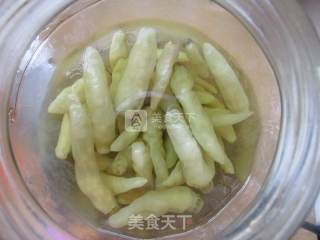 开胃小咸菜---酸辣泡菜的做法步骤：1