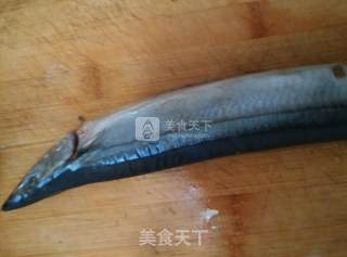 老酱秋刀鱼的做法步骤：1