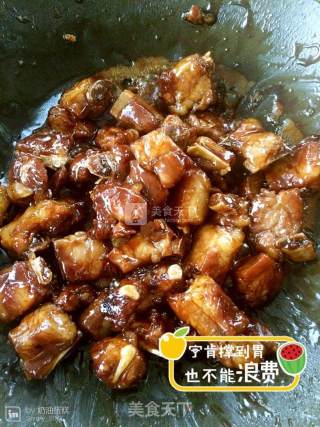 糖醋排骨的做法步骤：6