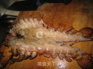 蒜蓉奶油烤龙虾的做法步骤：2
