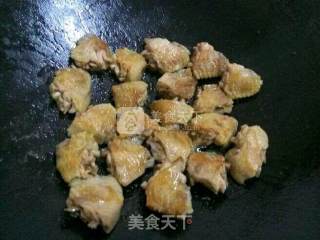 板栗烧鸡翅的做法步骤：5