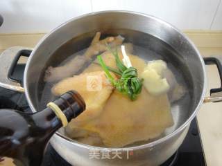 上海白斩鸡的做法步骤：4