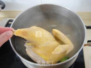 上海白斩鸡的做法步骤：5