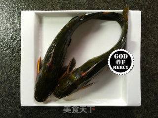 儿时的美味--营养滋补清炖黄颡鱼枸杞豆腐汤的做法步骤：1