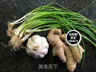 儿时的美味--营养滋补清炖黄颡鱼枸杞豆腐汤的做法步骤：5