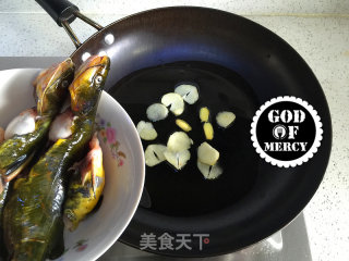 儿时的美味--营养滋补清炖黄颡鱼枸杞豆腐汤的做法步骤：8