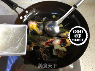 儿时的美味--营养滋补清炖黄颡鱼枸杞豆腐汤的做法步骤：9