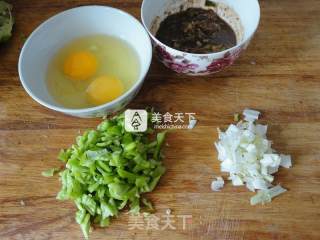 夏日里的凉拌面——手擀尖椒鸡蛋酱拌面的做法步骤：9