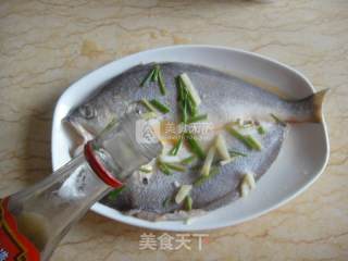咸蛋蒸黄鱼的做法步骤：4