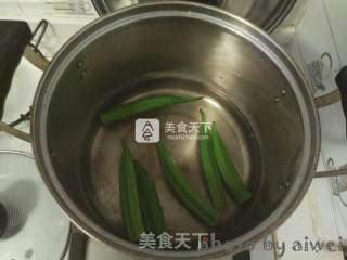 银耳番茄秋葵汤的做法步骤：4