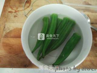银耳番茄秋葵汤的做法步骤：5