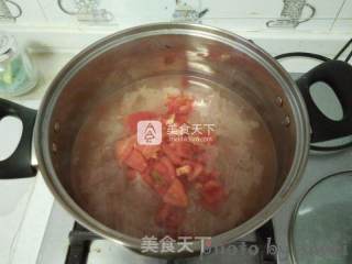 银耳番茄秋葵汤的做法步骤：8