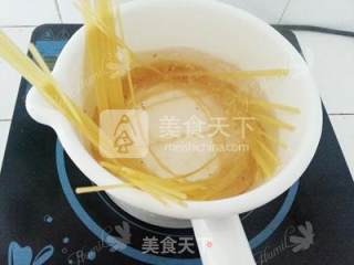 番茄酱意大利面的做法步骤：2