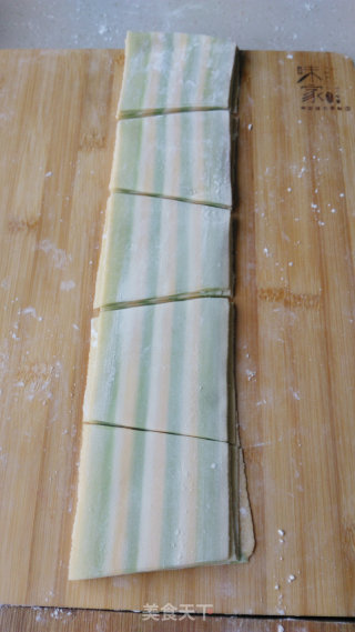 三色馄饨的做法步骤：9
