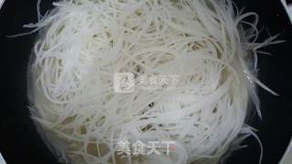 萝卜丝鲫鱼汤的做法步骤：4