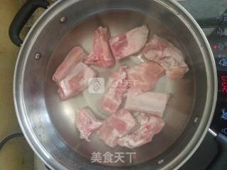 胡萝卜炖排骨的做法步骤：2