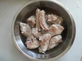 胡萝卜炖排骨的做法步骤：3