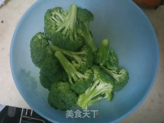 绿色果蔬汁——花椰菜苹果汁的做法步骤：1