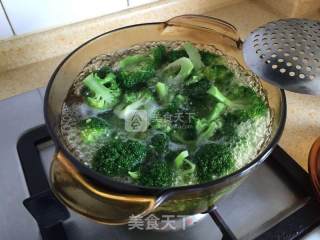 奶油蘑菇培根意面的做法步骤：2