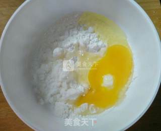 酥炸南瓜花的做法步骤：2