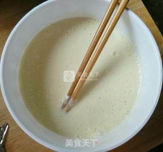 酥炸南瓜花的做法步骤：3