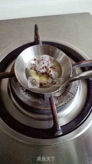 炝拌绿豆芽的做法步骤：7