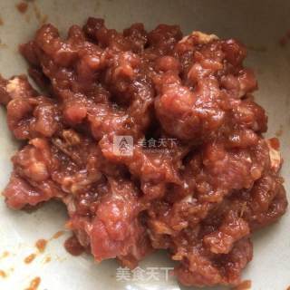 牛肉米堡的做法步骤：2