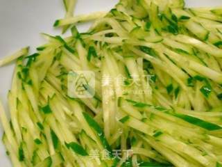 蒜味小黄瓜三丝 ★ 黄瓜丝 1的做法步骤：5