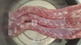 麻辣鸭脖的做法步骤：1