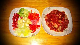 爱上干锅菜之蒜仔烩牛腩的做法步骤：2