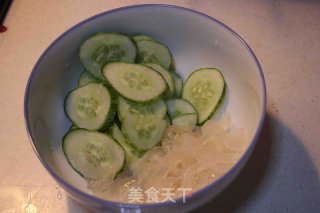 自制辣油凉拌海蜇头的做法步骤：2