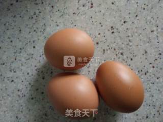 秋葵炒鸡蛋的做法步骤：1